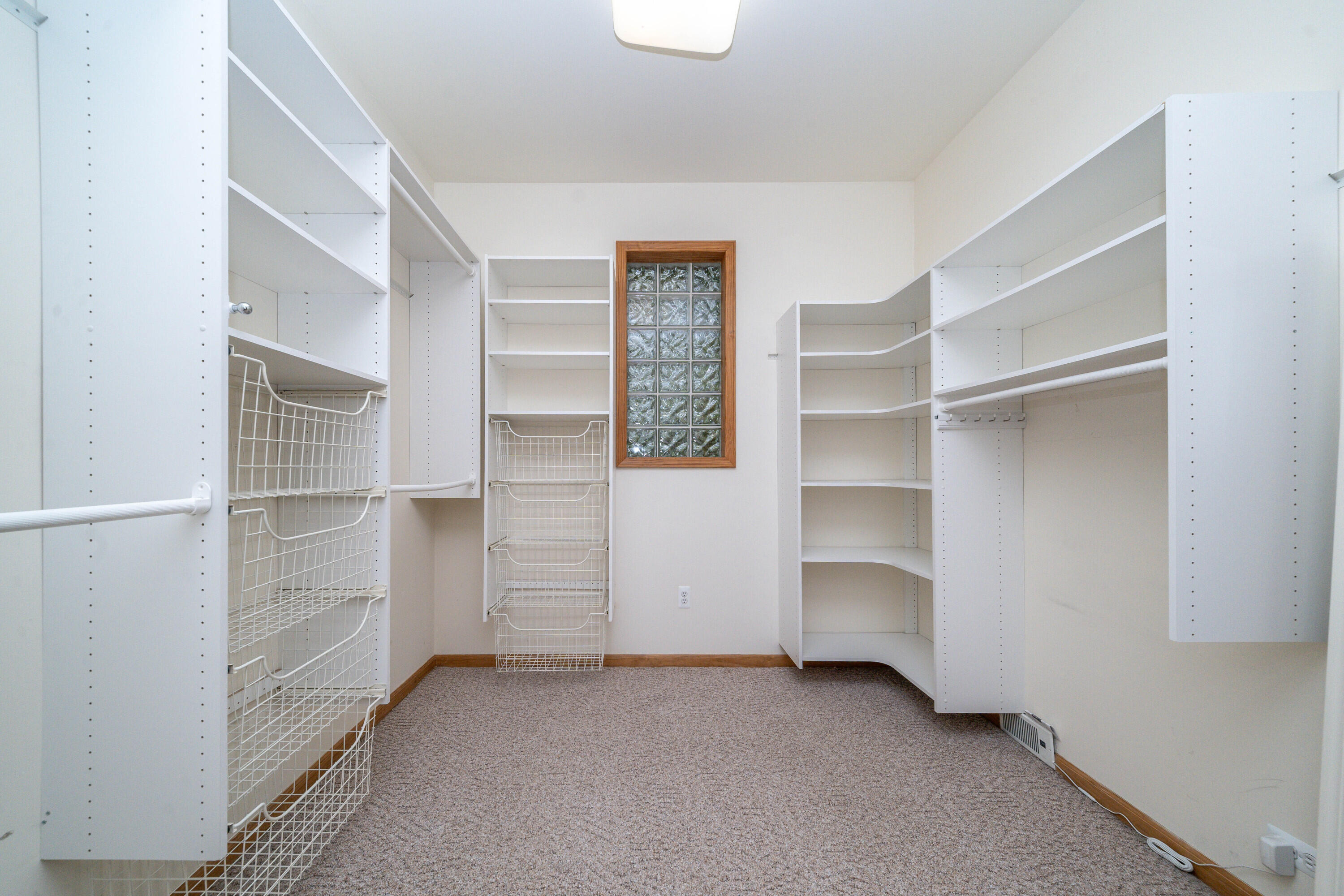 34554 Quaker Valley Road Farmington Hills, MI 48331 - Photo 22 of 56 038_31
