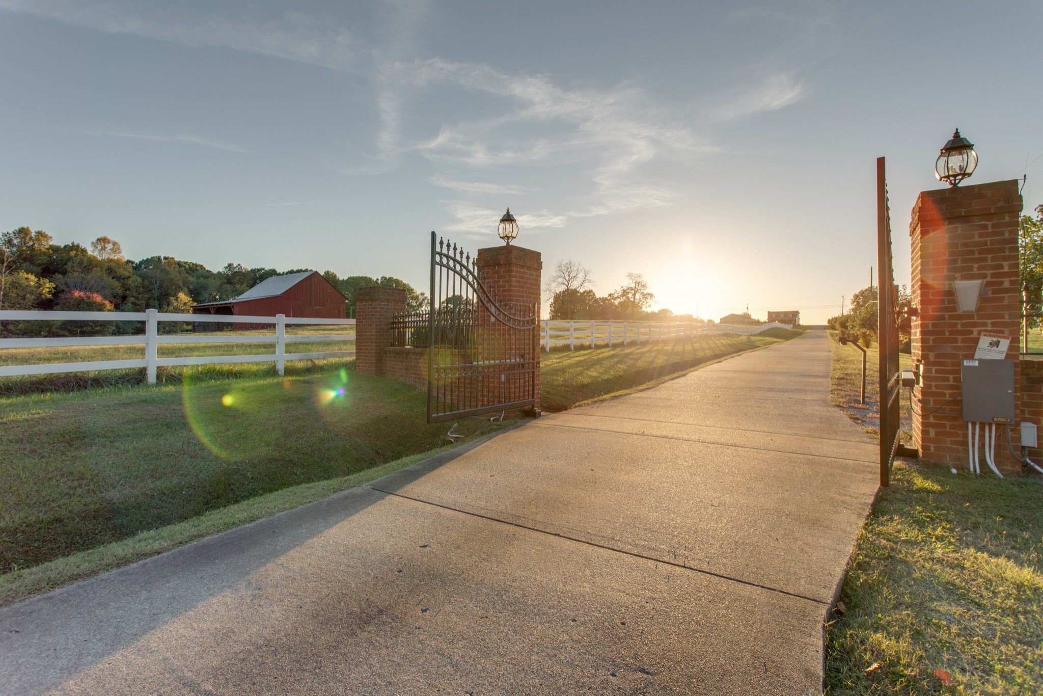 2295 Gideon Road Greenbrier, TN 37073 - Photo 3 of 48 a view of a city