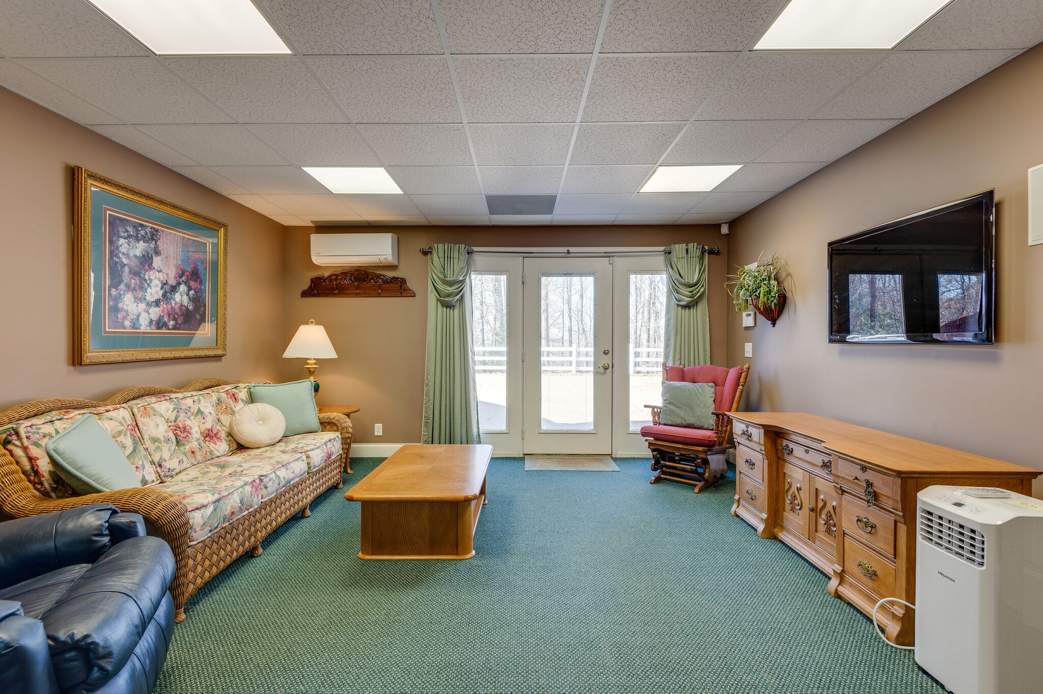 2295 Gideon Road Greenbrier, TN 37073 - Photo 41 of 48 a living room with furniture and a flat screen tv