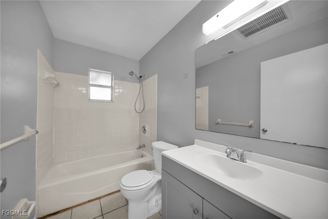 15 Southeast 24th Avenue, Unit F Cape Coral, FL 33990 - Photo 7 of 10