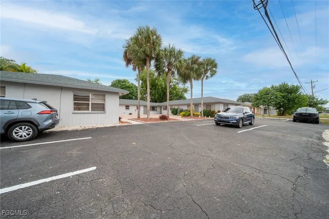 $1,000 | 15 Southeast 24th Avenue, Unit F, Cape Coral, FL 33990