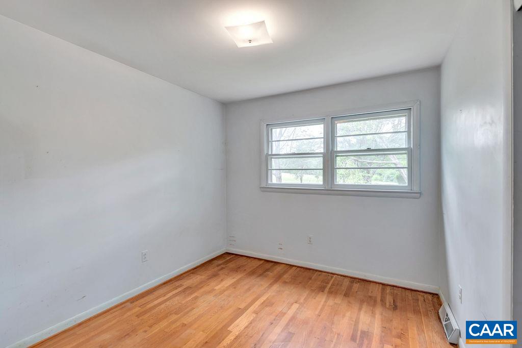 3605 Keswick Road Keswick, VA 22947 - Photo 28 of 35 an empty room with a window