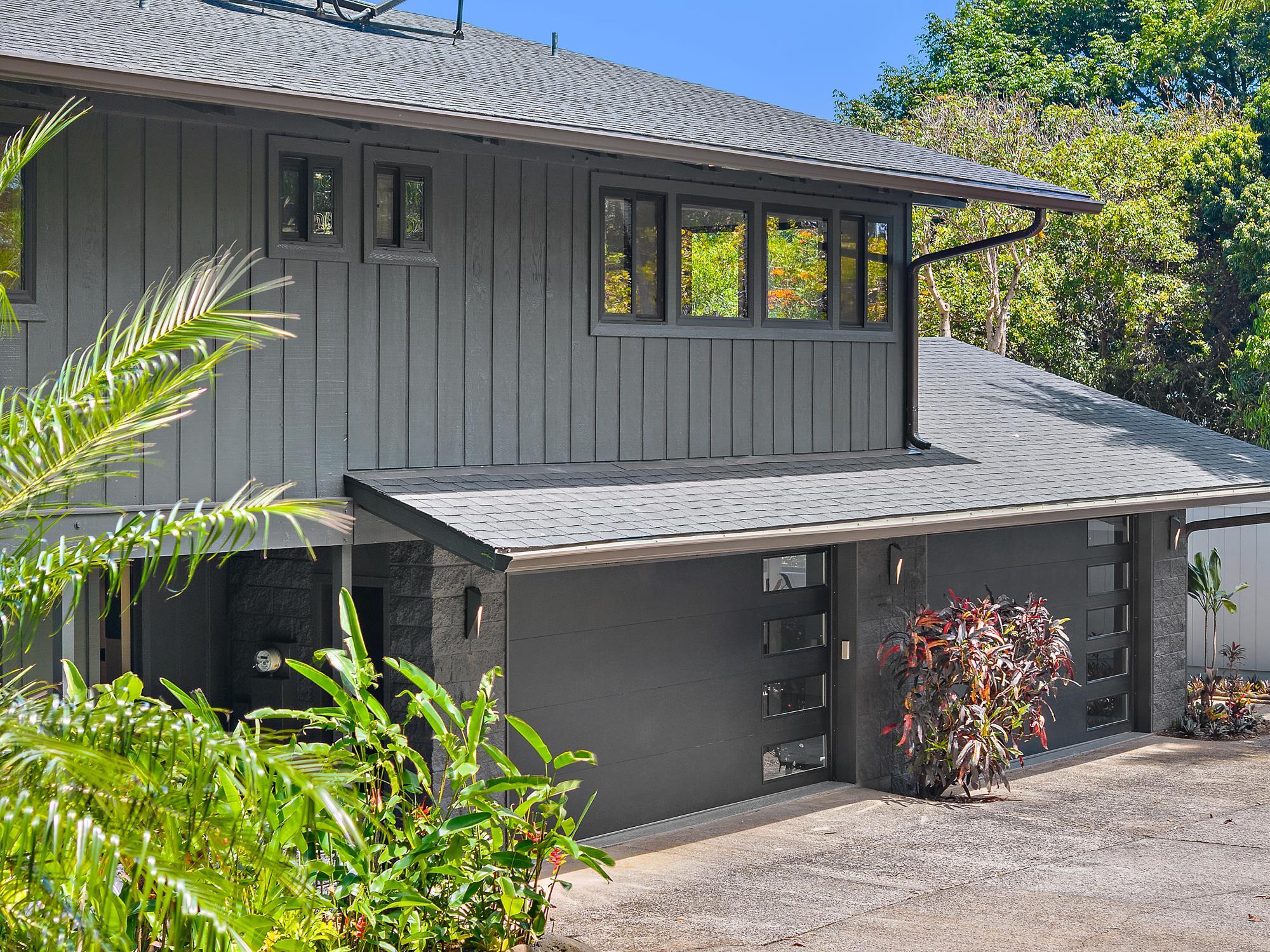 965 Hog Back Road Haiku, HI 96708 - Photo 35 of 44 a front view of a house with garden
