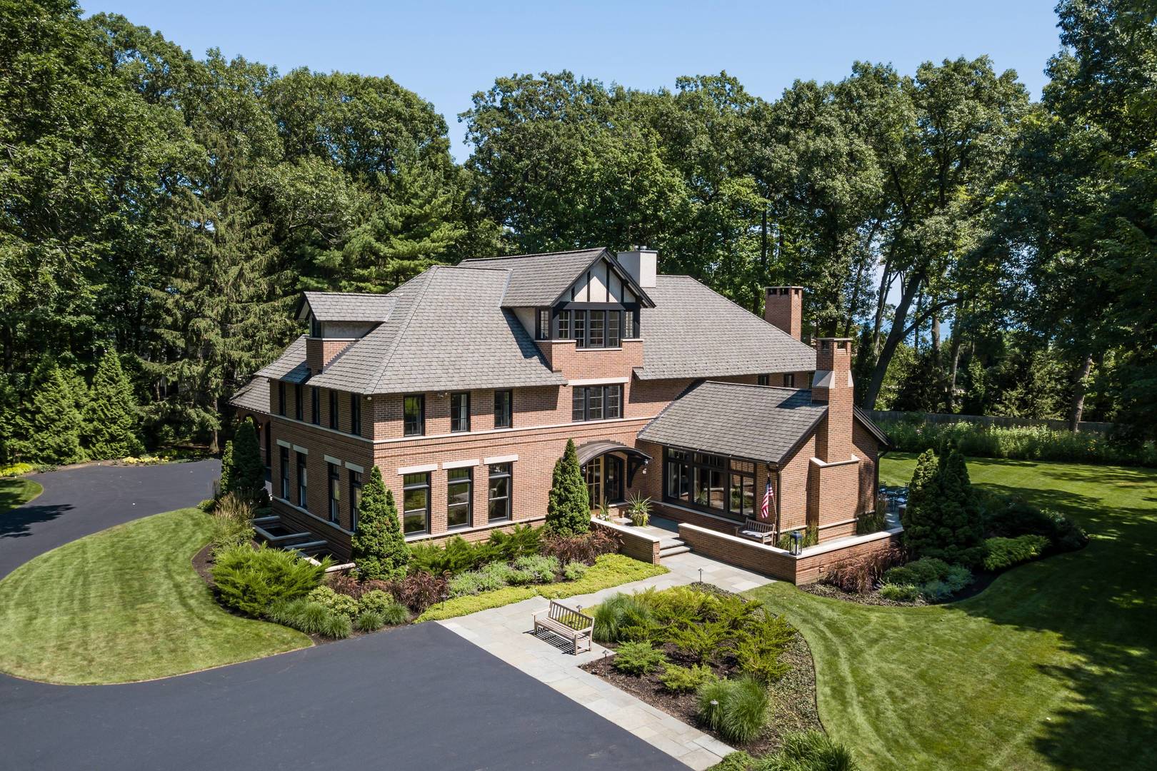 520 Forest Cove Road Lake Bluff, IL 60044 - Photo 1 of 48