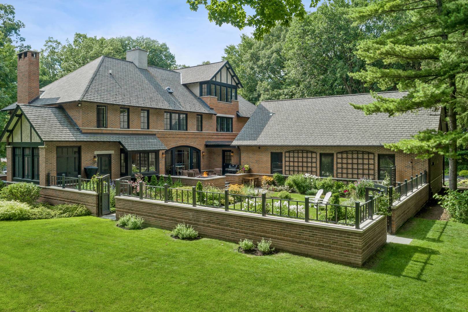 520 Forest Cove Road Lake Bluff, IL 60044 - Photo 2 of 48 front view of house with a yard