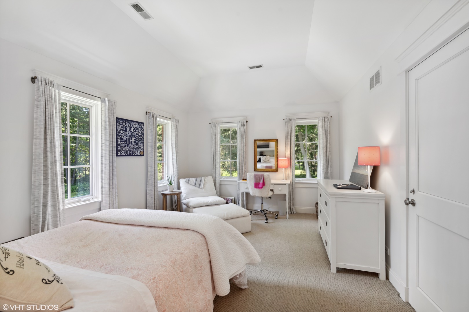 520 Forest Cove Road Lake Bluff, IL 60044 - Photo 23 of 48 a bedroom with a bed and a large window