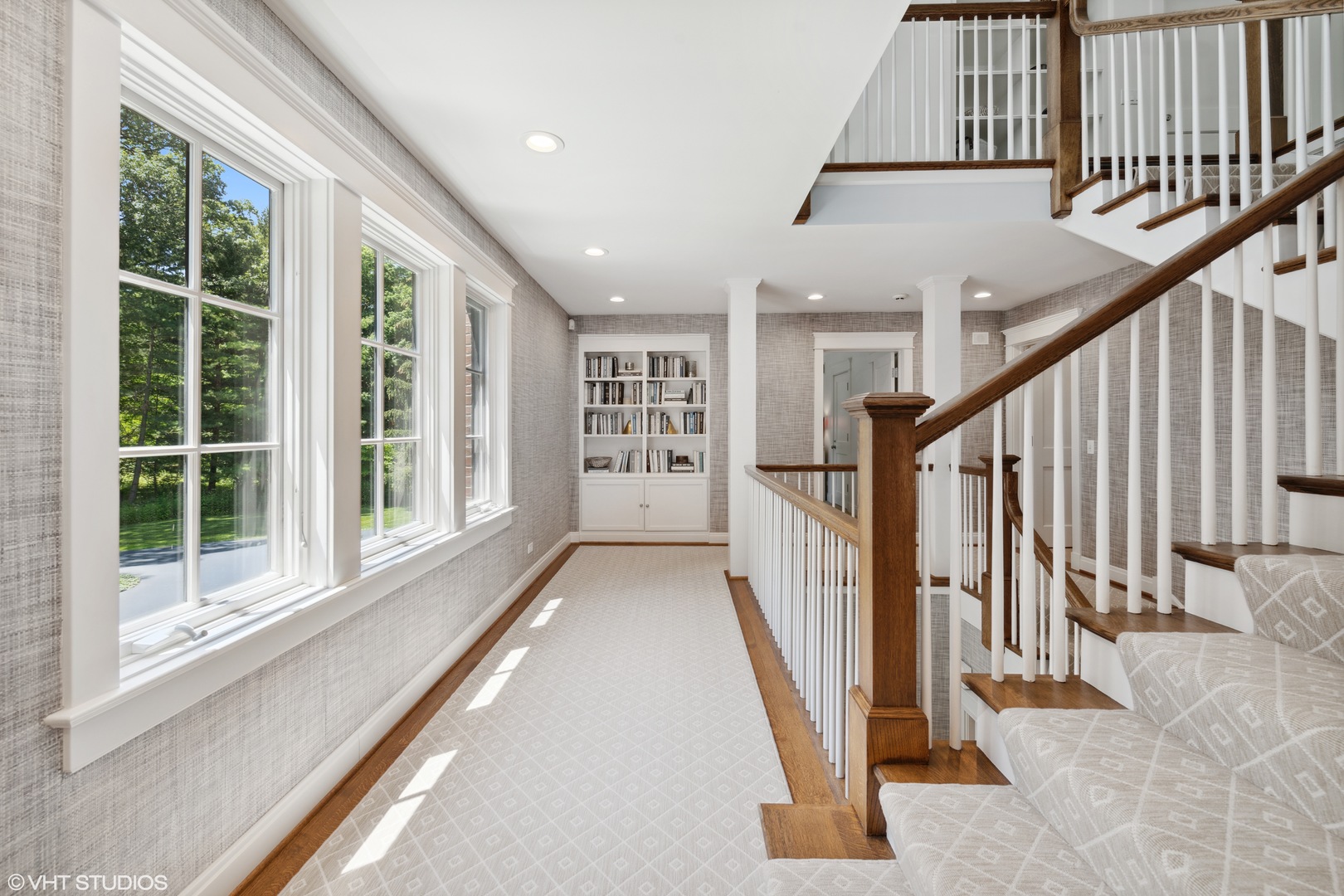 520 Forest Cove Road Lake Bluff, IL 60044 - Photo 27 of 48 a view of an entryway with staircase