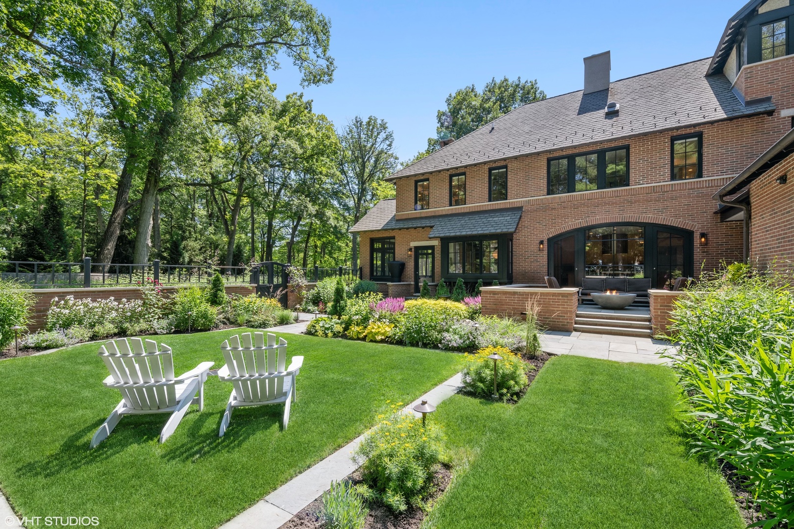 520 Forest Cove Road Lake Bluff, IL 60044 - Photo 35 of 48 a view of a house with a yard porch and sitting area