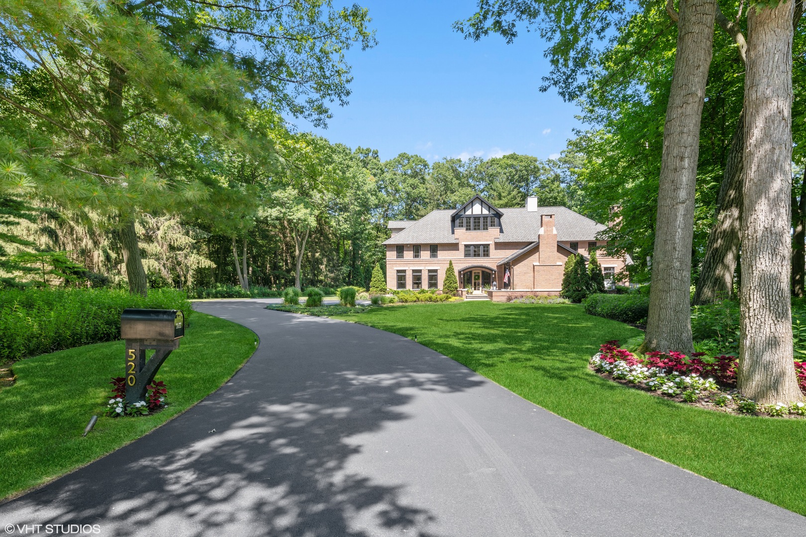 520 Forest Cove Road Lake Bluff, IL 60044 - Photo 41 of 48 a view of a house with a garden