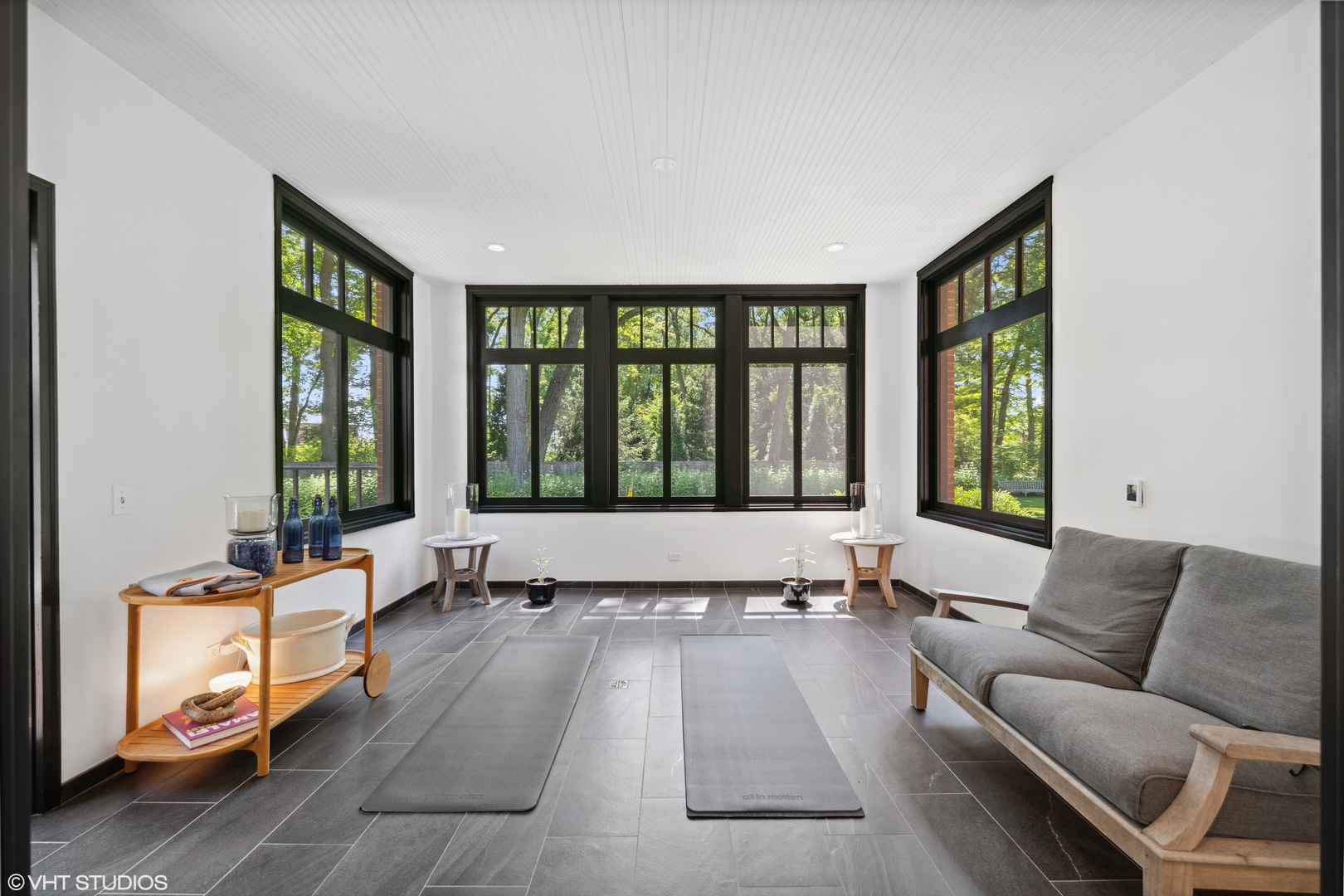 520 Forest Cove Road Lake Bluff, IL 60044 - Photo 10 of 48 a living room with furniture and floor to ceiling windows