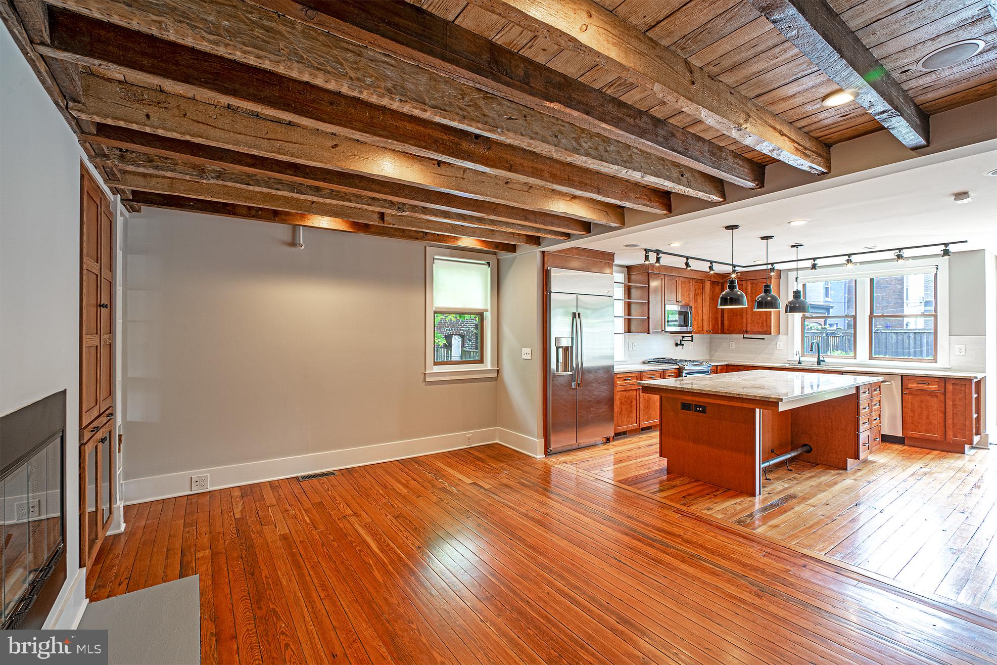 325 D Street Southeast Washington, DC 20003 - Photo 9 of 59