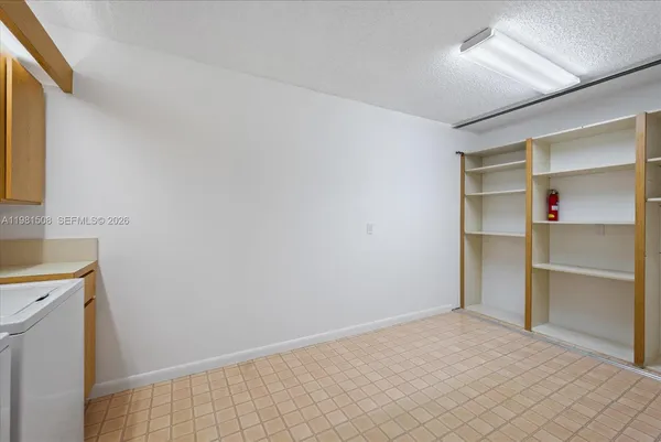 $2,400 | 2761 Village Boulevard, Unit 304, West Palm Beach, FL 33409