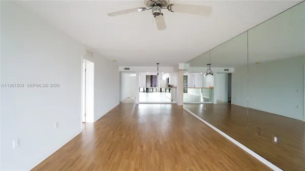 $2,200 | 2761 Village Boulevard, Unit 304, West Palm Beach, FL 33409