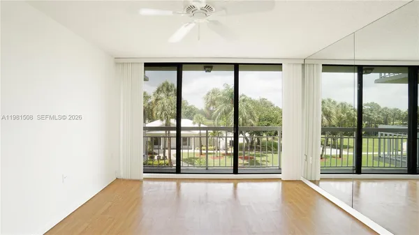 $2,200 | 2761 Village Boulevard, Unit 304, West Palm Beach, FL 33409