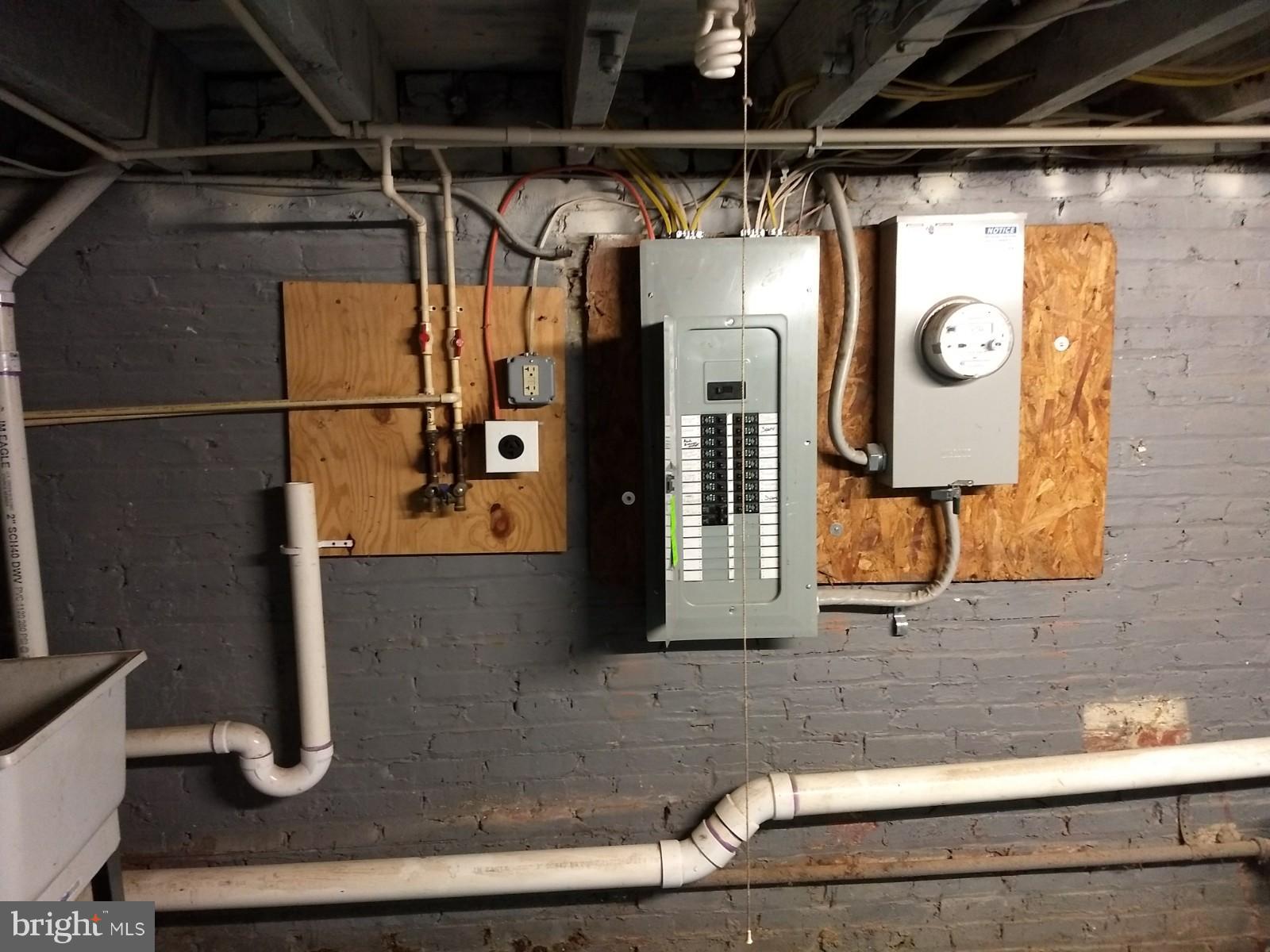 2516 Harford Road Baltimore, MD 21218 - Photo 21 of 22 electrical & W/D hook up
