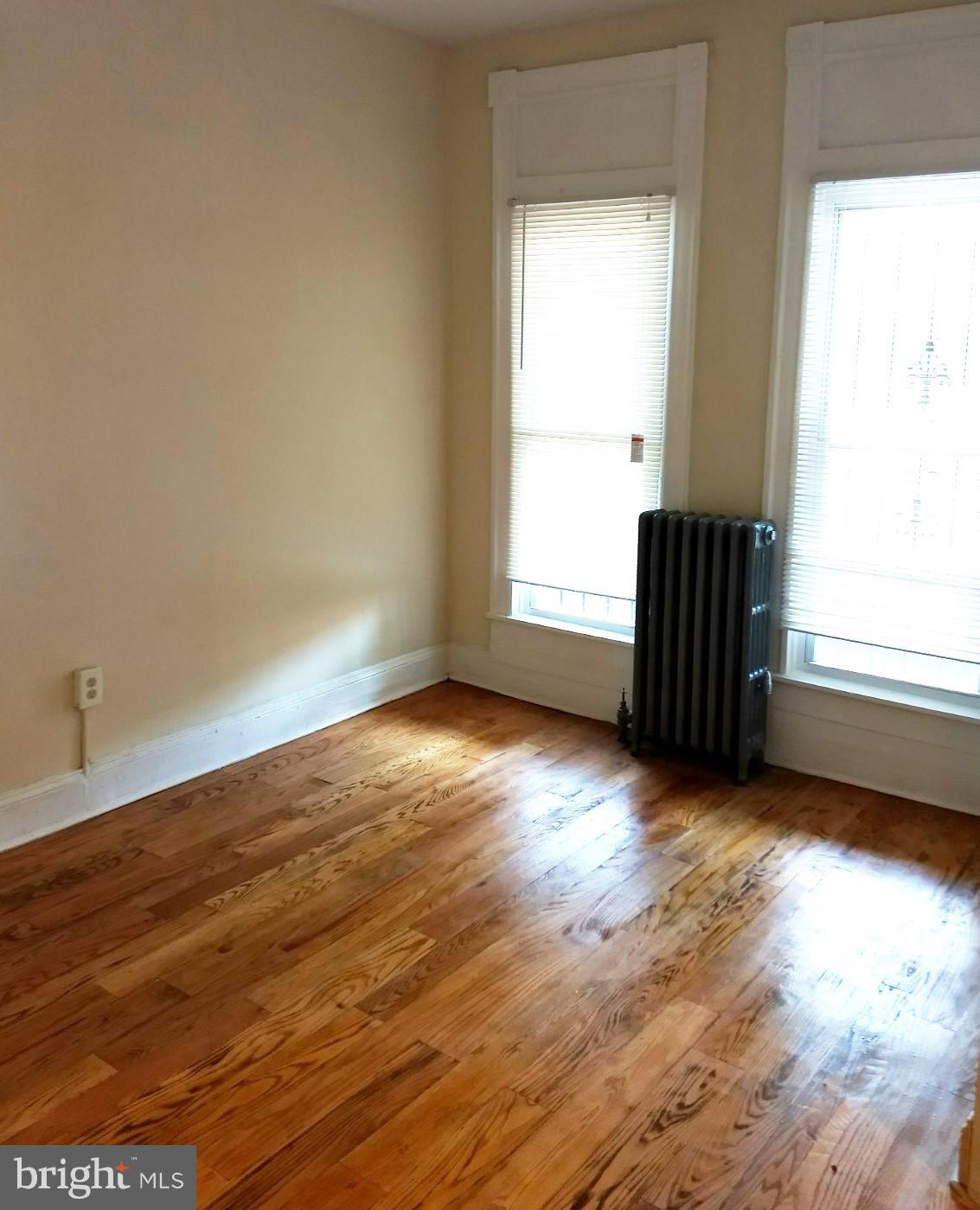 2516 Harford Road Baltimore, MD 21218 - Photo 5 of 22 Living Room