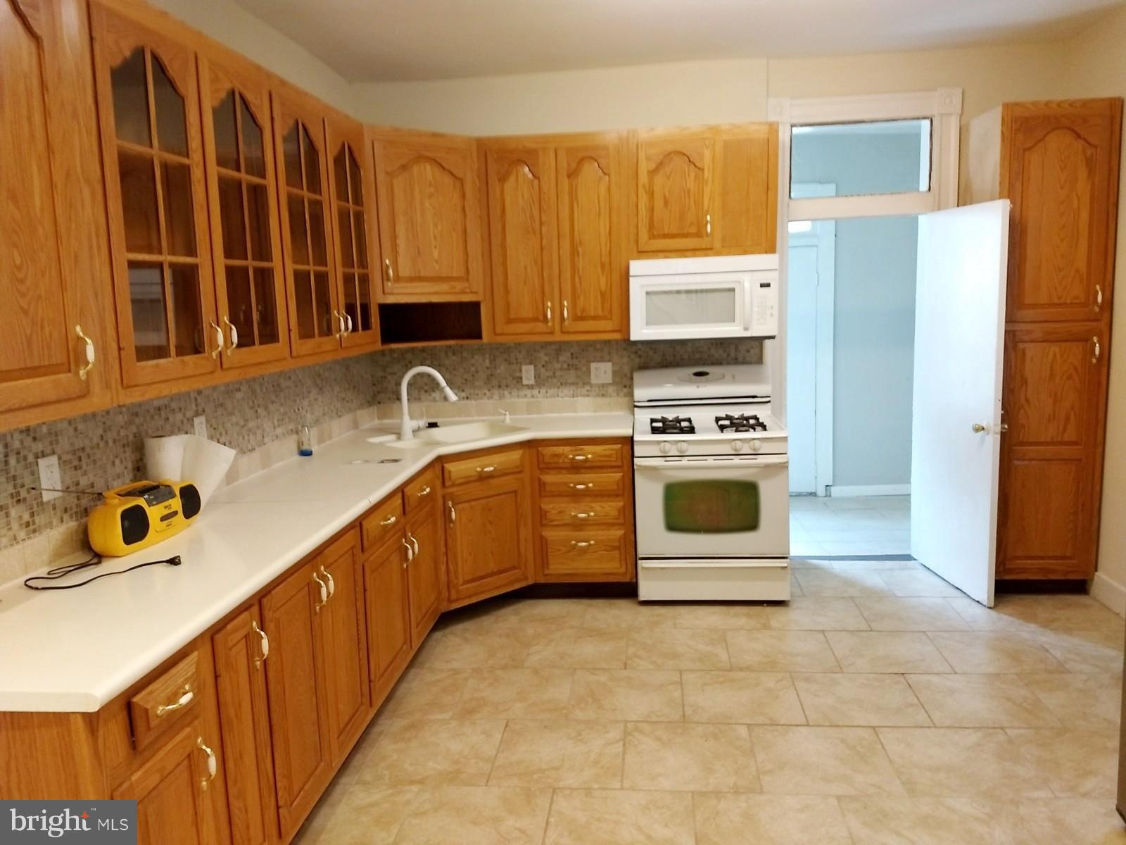 2516 Harford Road Baltimore, MD 21218 - Photo 7 of 22 Kitchen