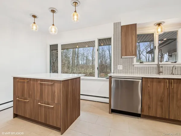 $4,600 | 8 Jonathan Lane, Poughkeepsie, NY 12603