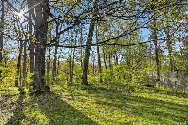 $4,600 | 8 Jonathan Lane, Poughkeepsie, NY 12603