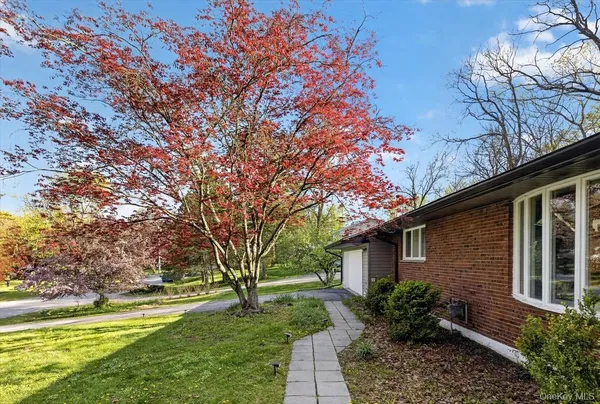 $4,600 | 8 Jonathan Lane, Poughkeepsie, NY 12603