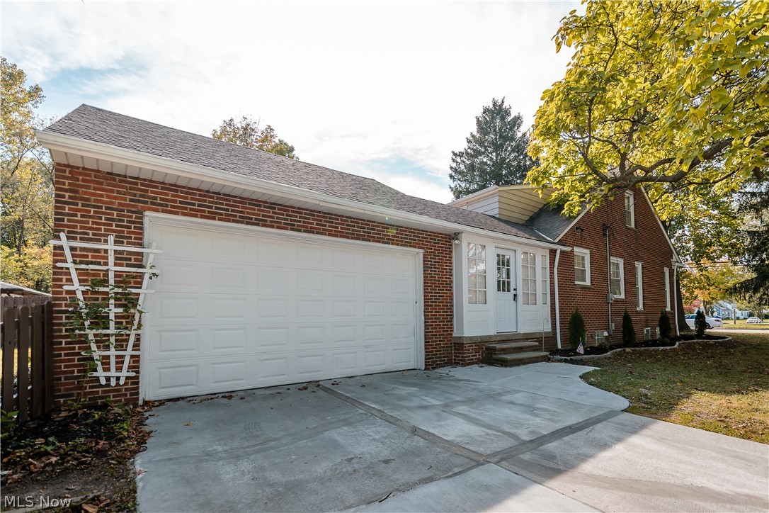 1253 South Green Road South Euclid, OH 44121 - Photo 4 of 34