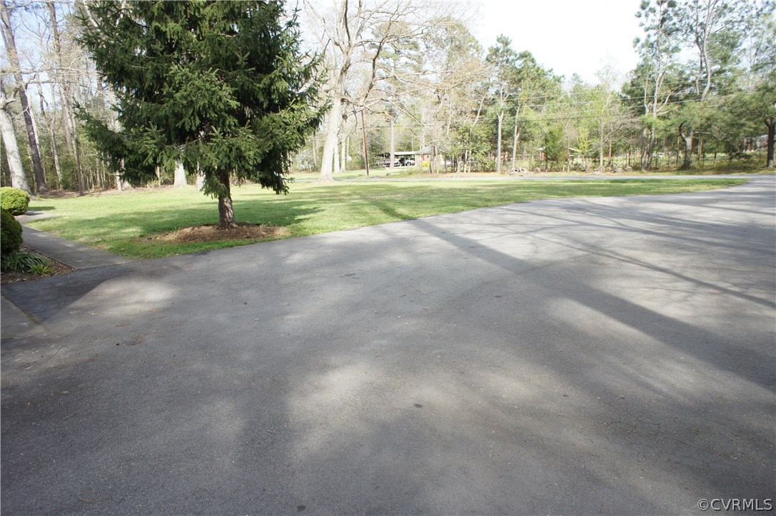 808 Beverstone Road Highland Springs, VA 23075 - Photo 8 of 30 Gallery Image 8