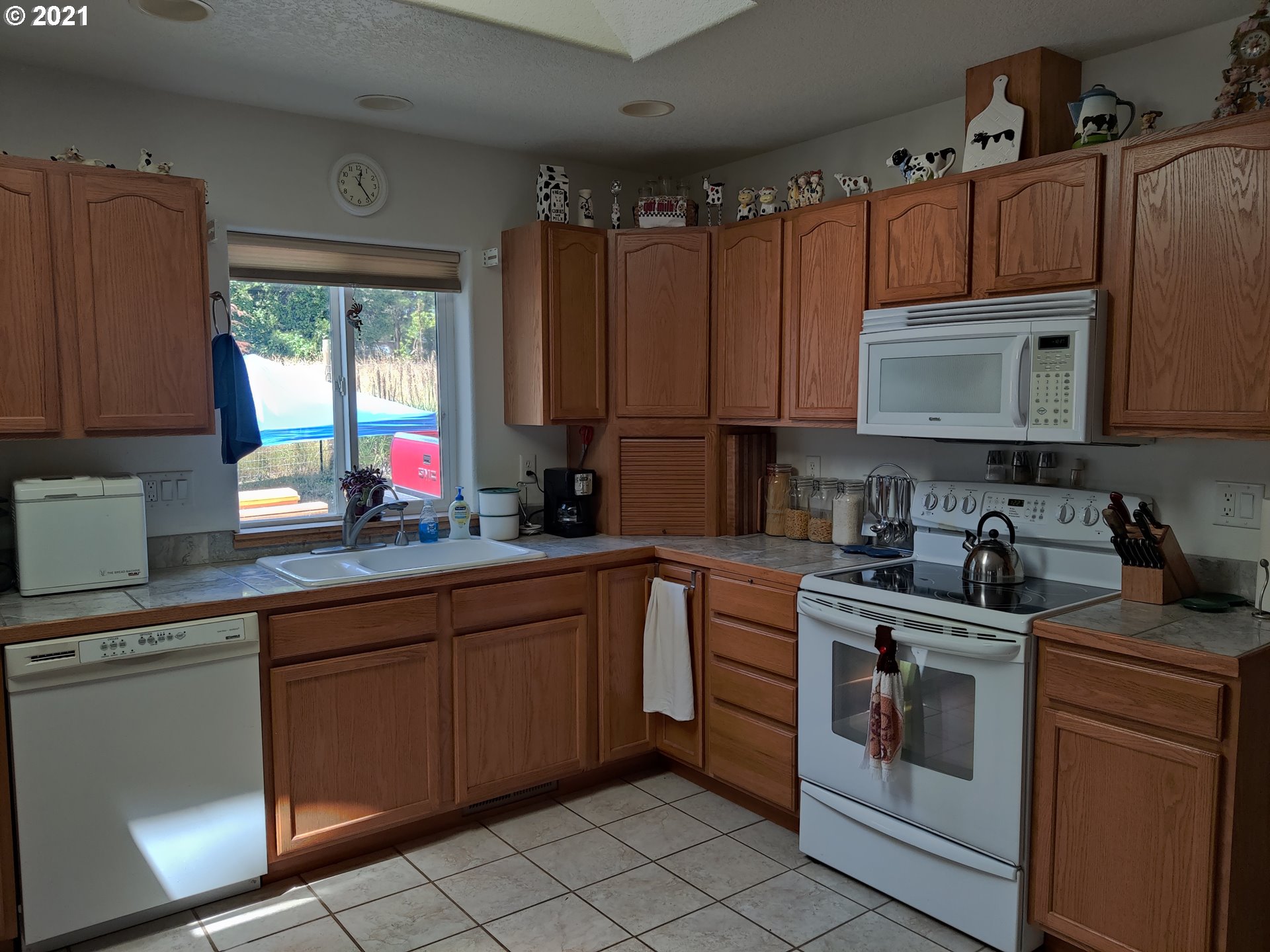 33638 Burma Road Scappoose, OR 97056 - Photo 4 of 32 Gallery Image 4
