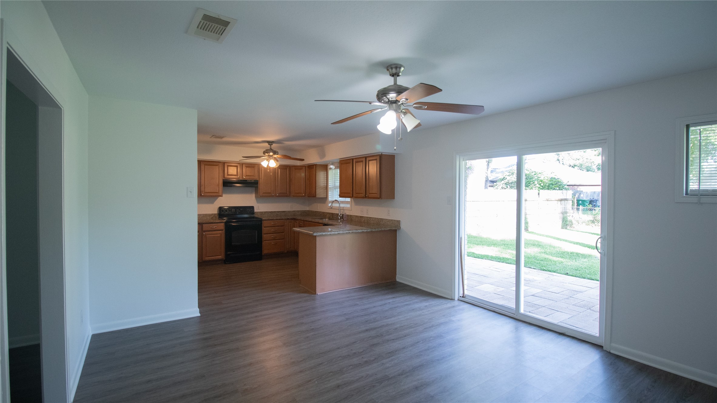 322 Broad Ripple Drive Houston, TX 77336 - Photo 9 of 16