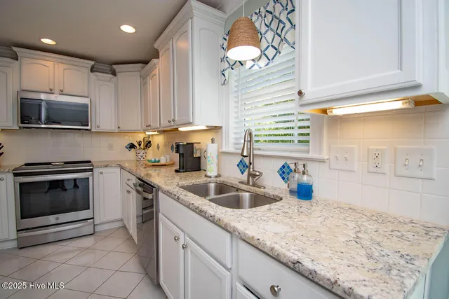 $1,095,000 | 151 Doe Drive, Emerald Isle, NC 28594