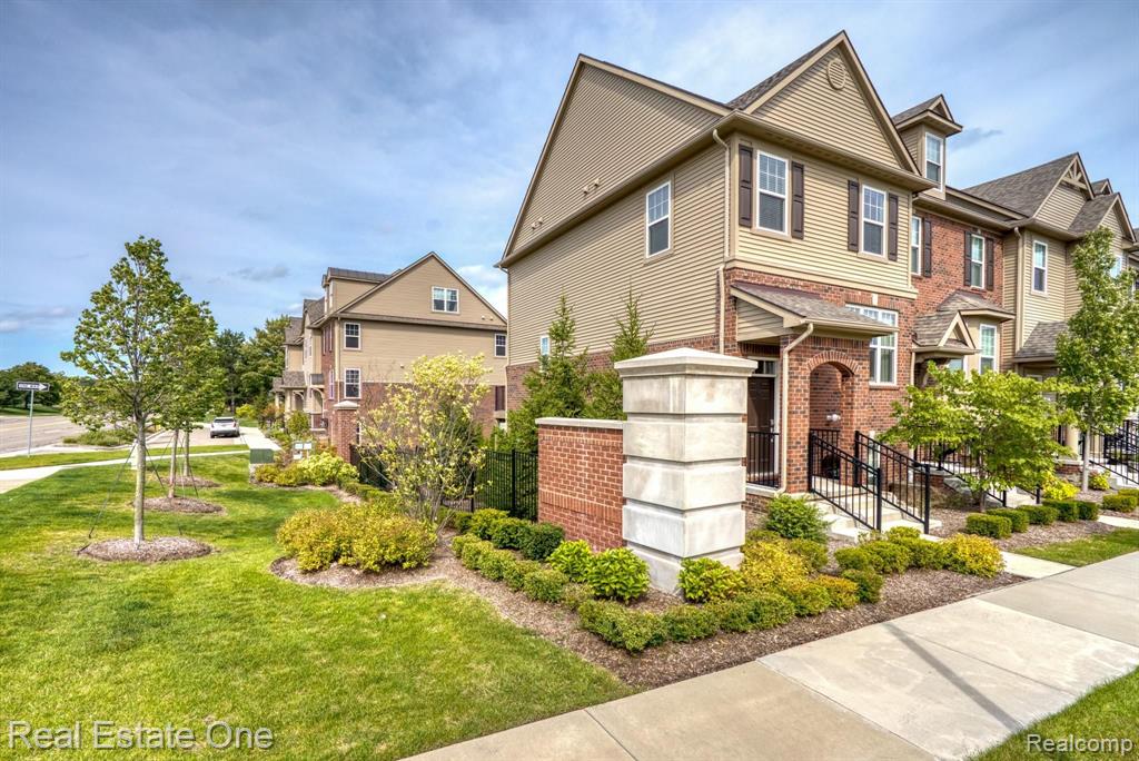 313 Glenhurst Boulevard Rochester Hills, MI 48307 - Photo 28 of 31
