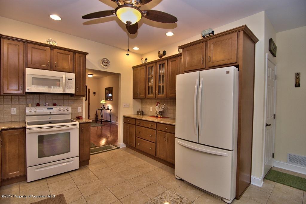 97 Hilltop Road Waverly, PA 18471 - Photo 4 of 40 Gallery Image 4
