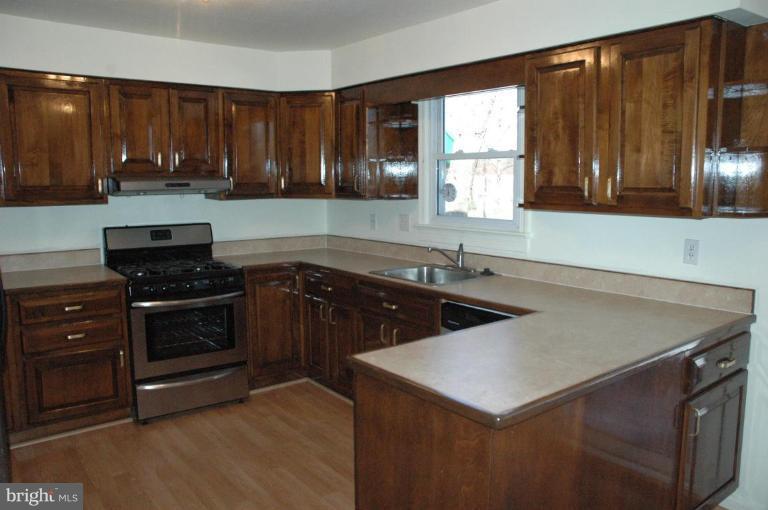 11813 Randy Lane Laurel, MD 20708 - Photo 2 of 23 Updated Stainless Steel Appliances