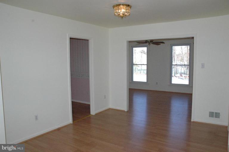 11813 Randy Lane Laurel, MD 20708 - Photo 7 of 23 Entrance / Foyer