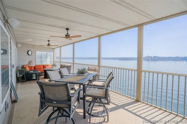 $585,000 | 68 Lighthouse Road, Unit 912, Lake Ozark, MO 65049