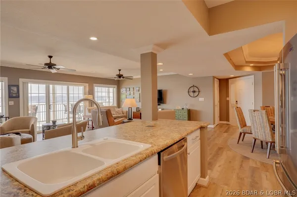 $585,000 | 68 Lighthouse Road, Unit 912, Lake Ozark, MO 65049