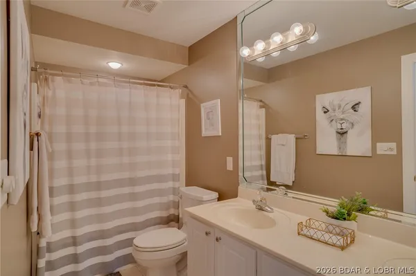 $585,000 | 68 Lighthouse Road, Unit 912, Lake Ozark, MO 65049