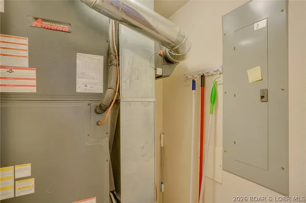 $585,000 | 68 Lighthouse Road, Unit 912, Lake Ozark, MO 65049