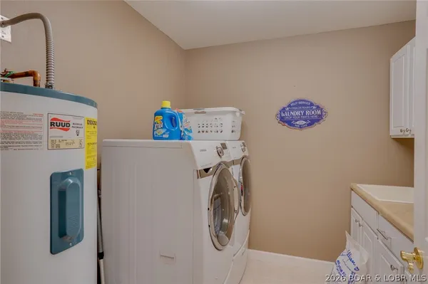 $585,000 | 68 Lighthouse Road, Unit 912, Lake Ozark, MO 65049