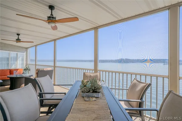 $585,000 | 68 Lighthouse Road, Unit 912, Lake Ozark, MO 65049