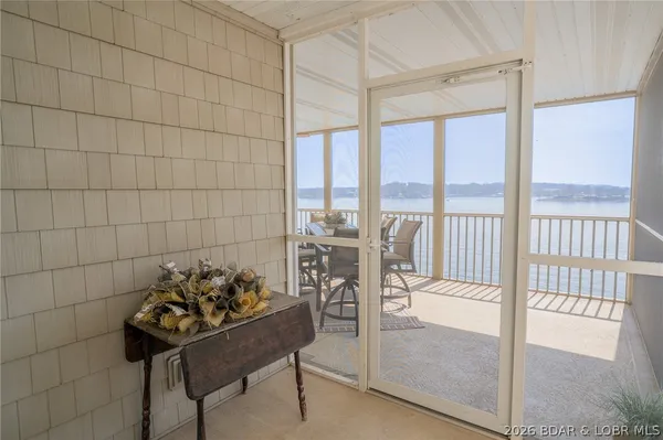 $585,000 | 68 Lighthouse Road, Unit 912, Lake Ozark, MO 65049