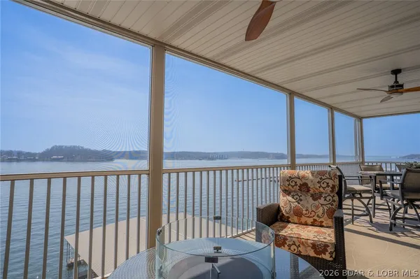 $585,000 | 68 Lighthouse Road, Unit 912, Lake Ozark, MO 65049