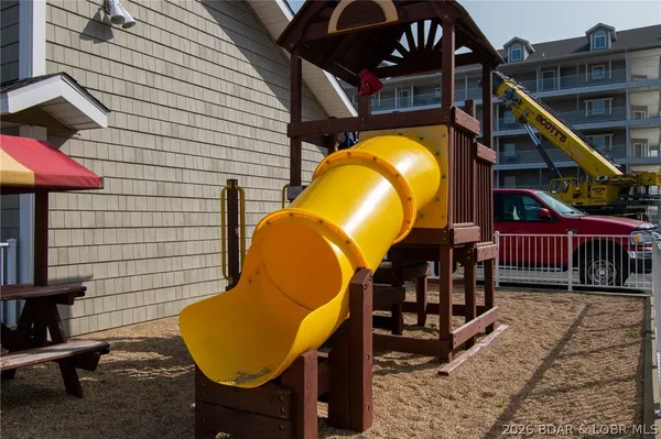 $585,000 | 68 Lighthouse Road, Unit 912, Lake Ozark, MO 65049