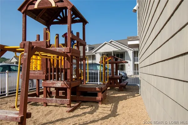 $585,000 | 68 Lighthouse Road, Unit 912, Lake Ozark, MO 65049