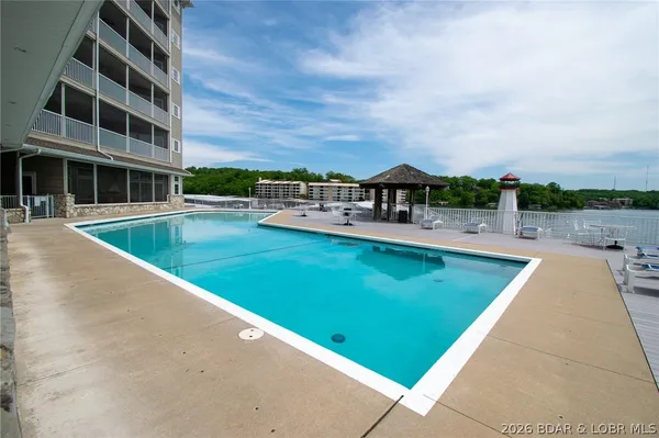 $585,000 | 68 Lighthouse Road, Unit 912, Lake Ozark, MO 65049