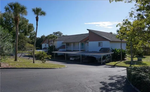 $116,900 | 202 Country Lane Northeast, Unit 202, Winter Haven, FL 33881