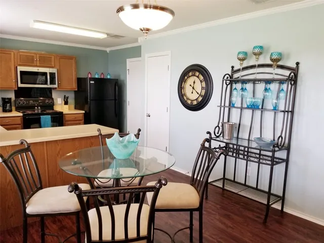 a view of an outdoor space with a window