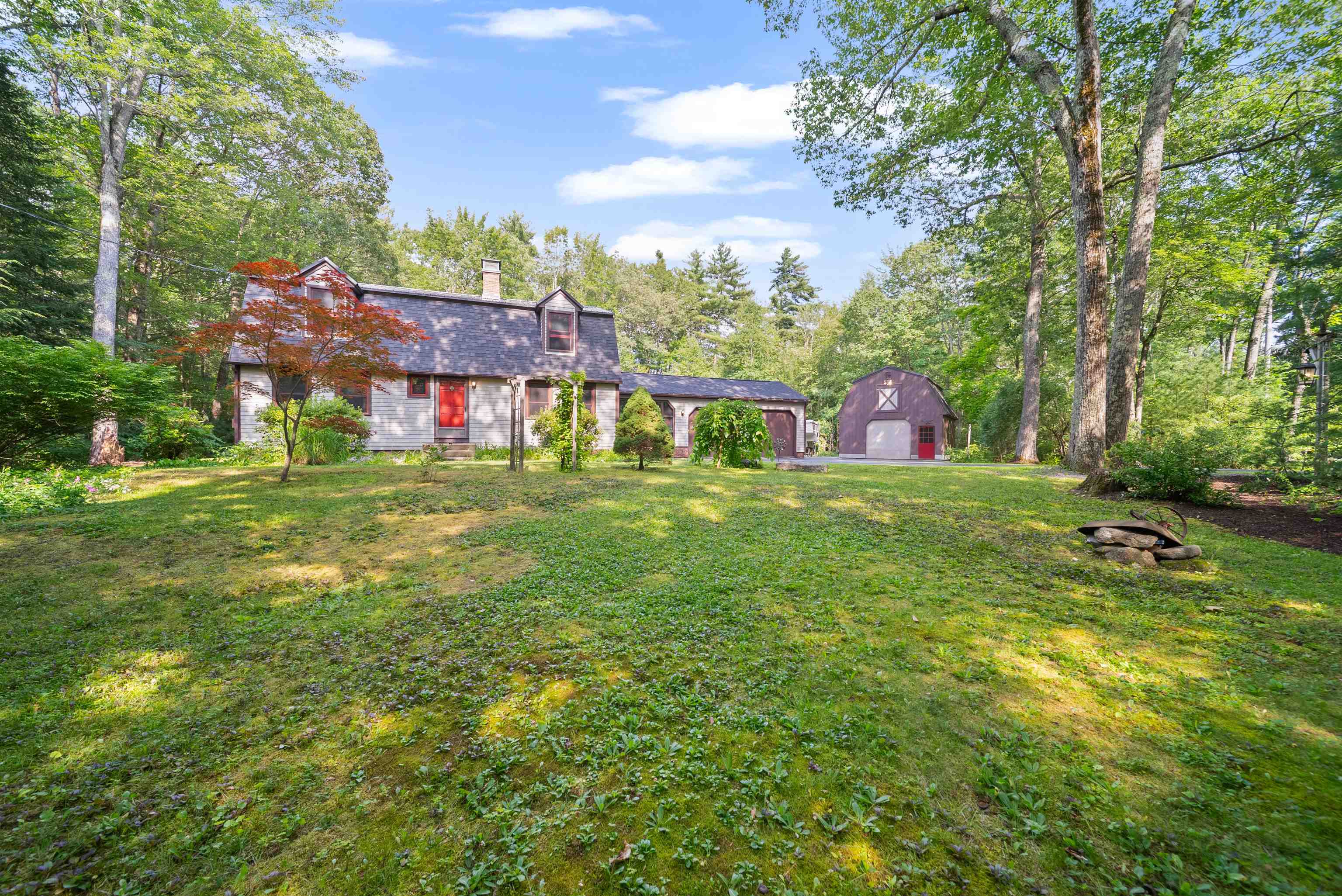 79 King Road Bedford, NH 03110 - Photo 2 of 54
