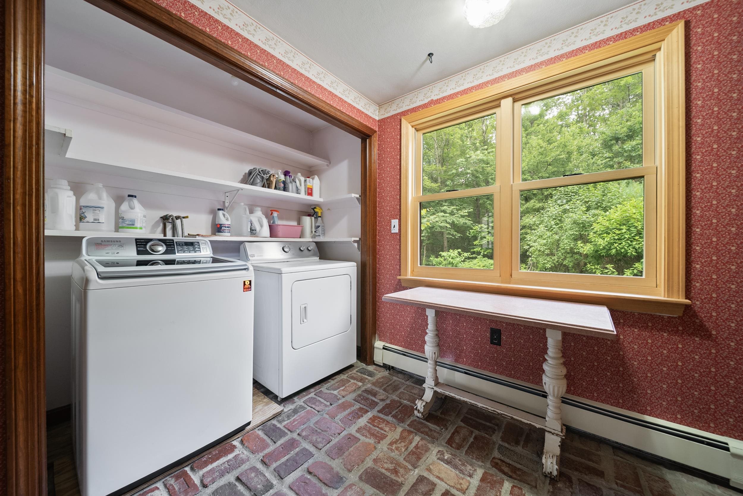 79 King Road Bedford, NH 03110 - Photo 6 of 54
