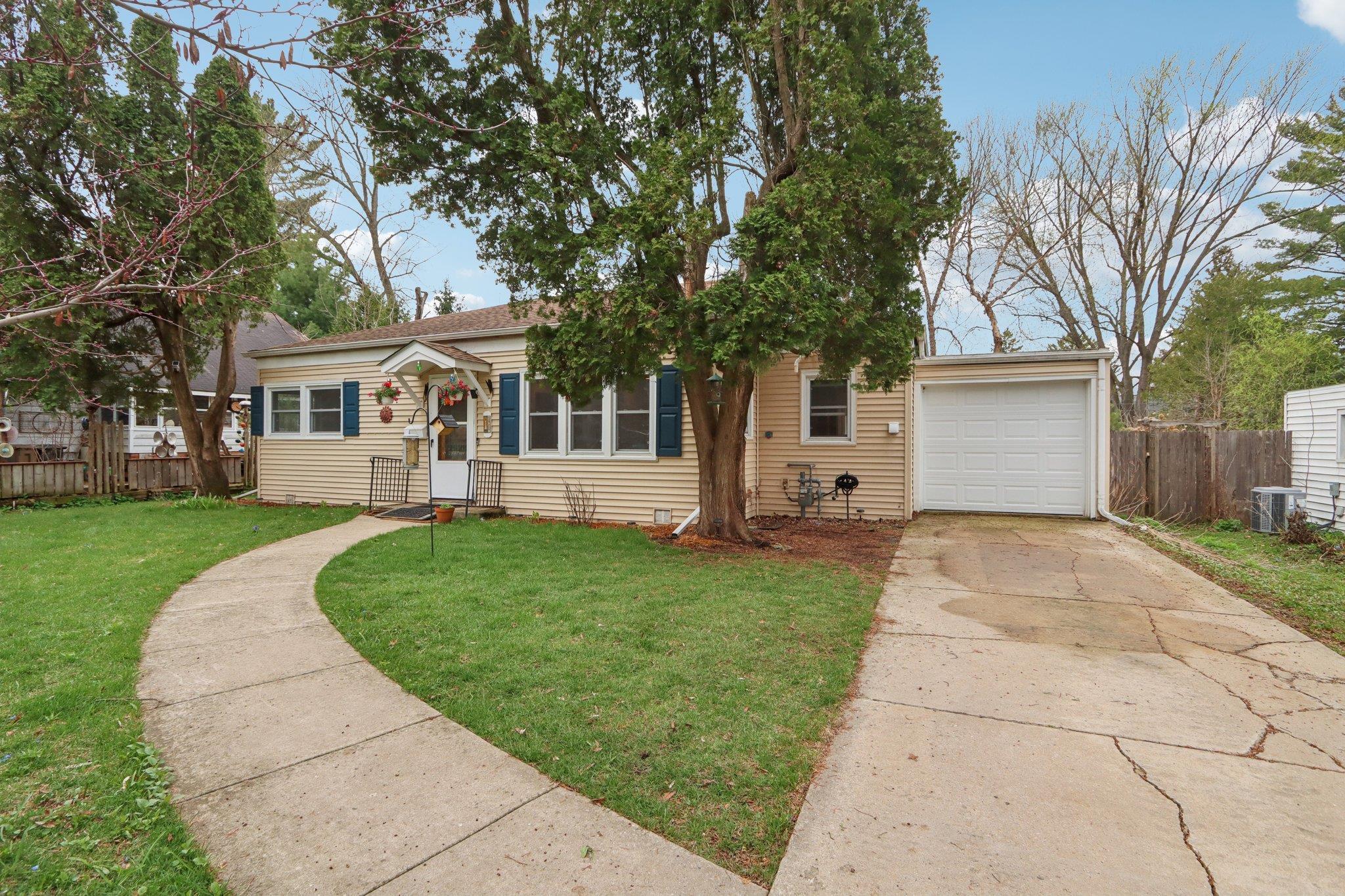 10 South Hillside Terrace Madison, WI 53705 - Photo 37 of 38