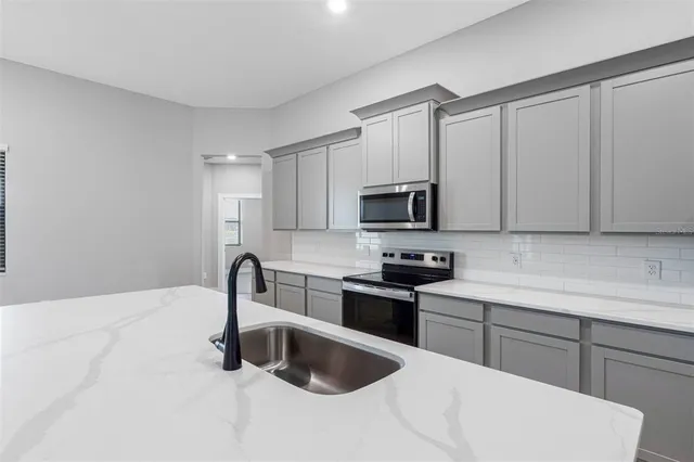 $609,900 | 13439 Walden Sheffield Road, Dover, FL 33527